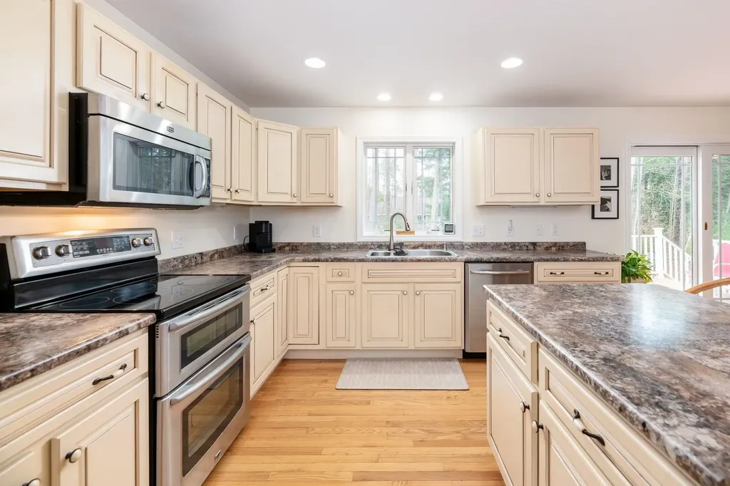 79 Sarah Circle Laconia NH 03246