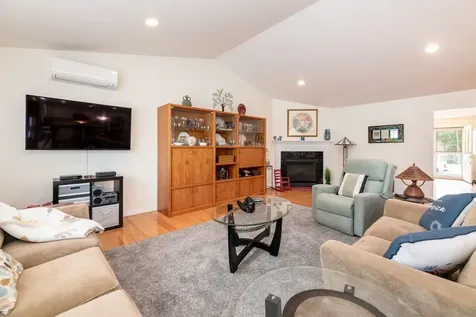 79 Sarah Circle Laconia NH 03246