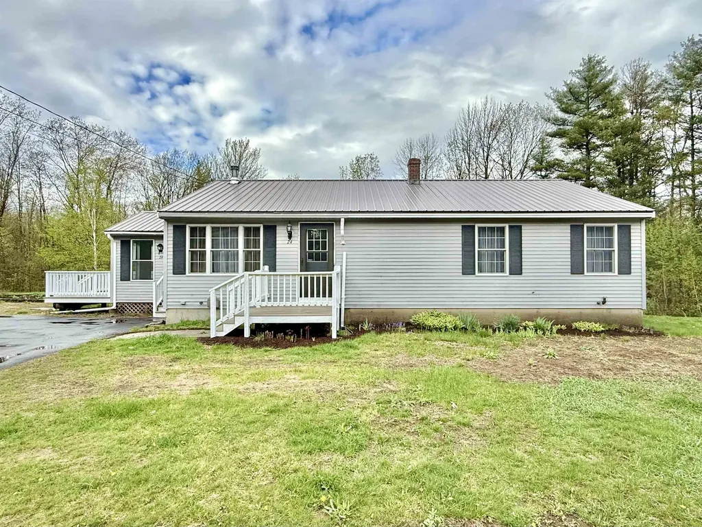 24 Partridge Drive Middleton NH 03887