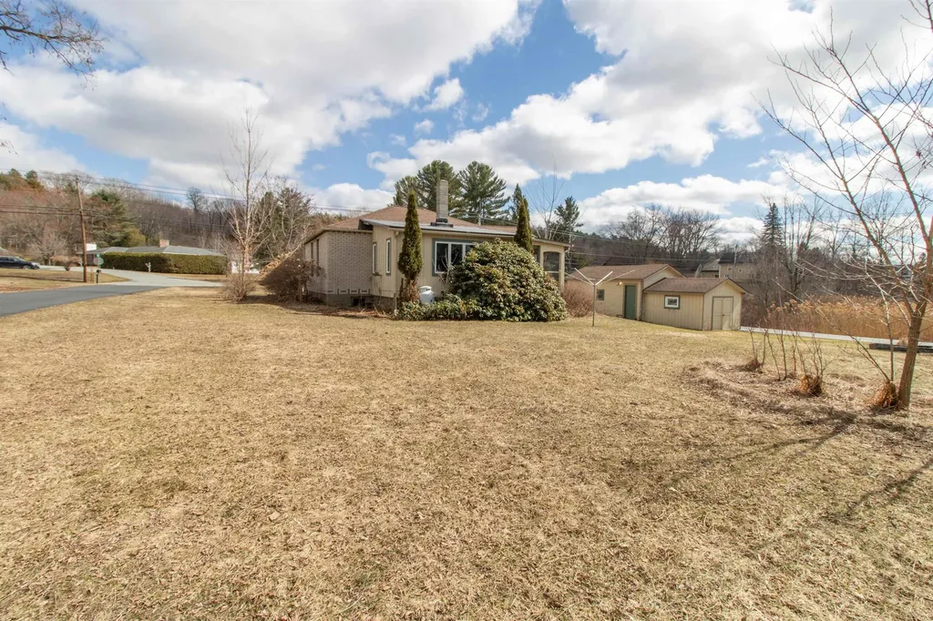 573 Sias Avenue Newport City VT 05855