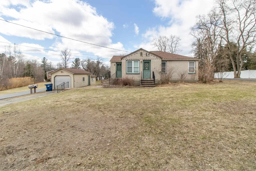 573 Sias Avenue Newport City VT 05855