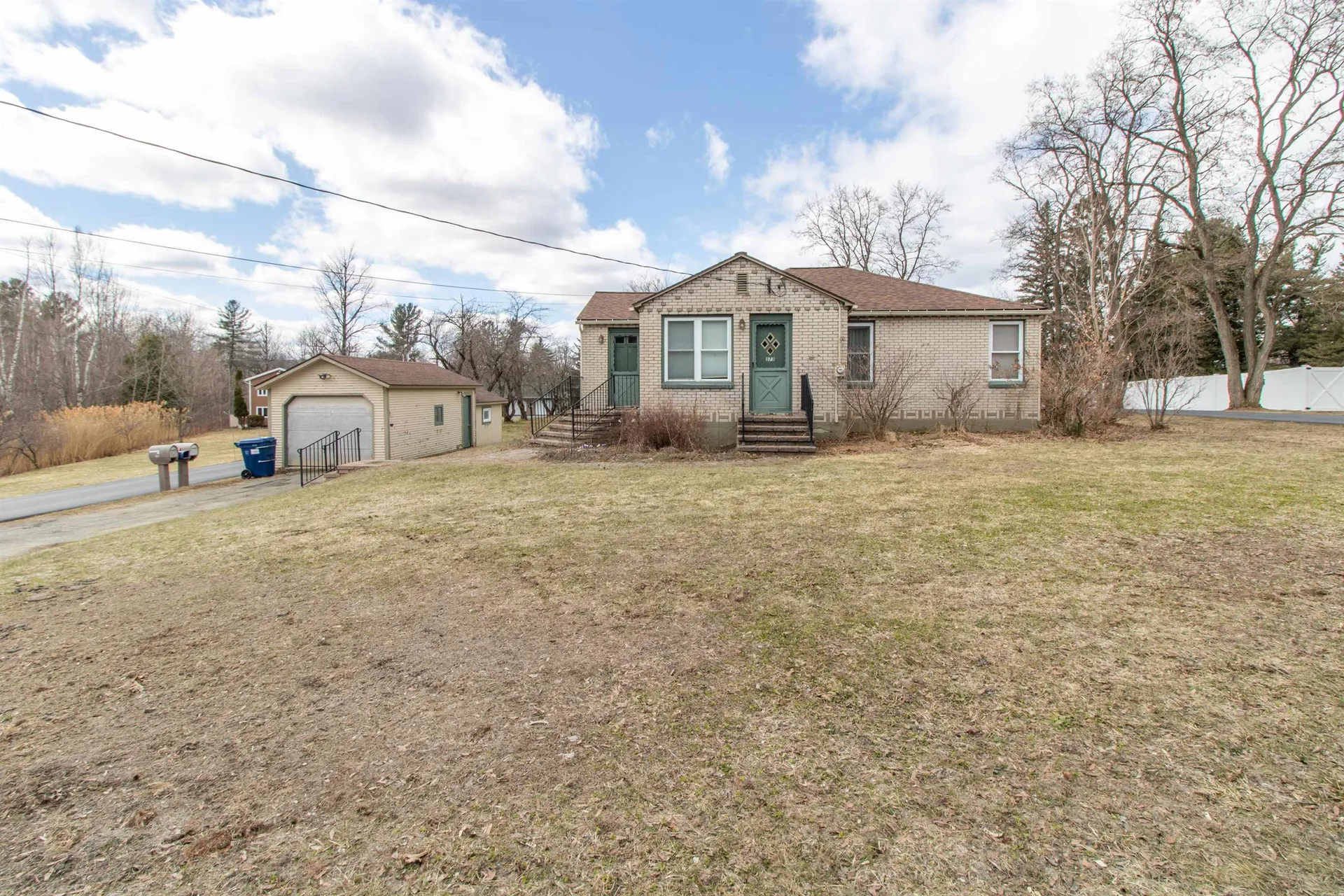 573 Sias Avenue Newport City VT 05855