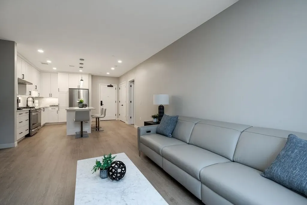 18 Artisan Drive Salem NH 03079