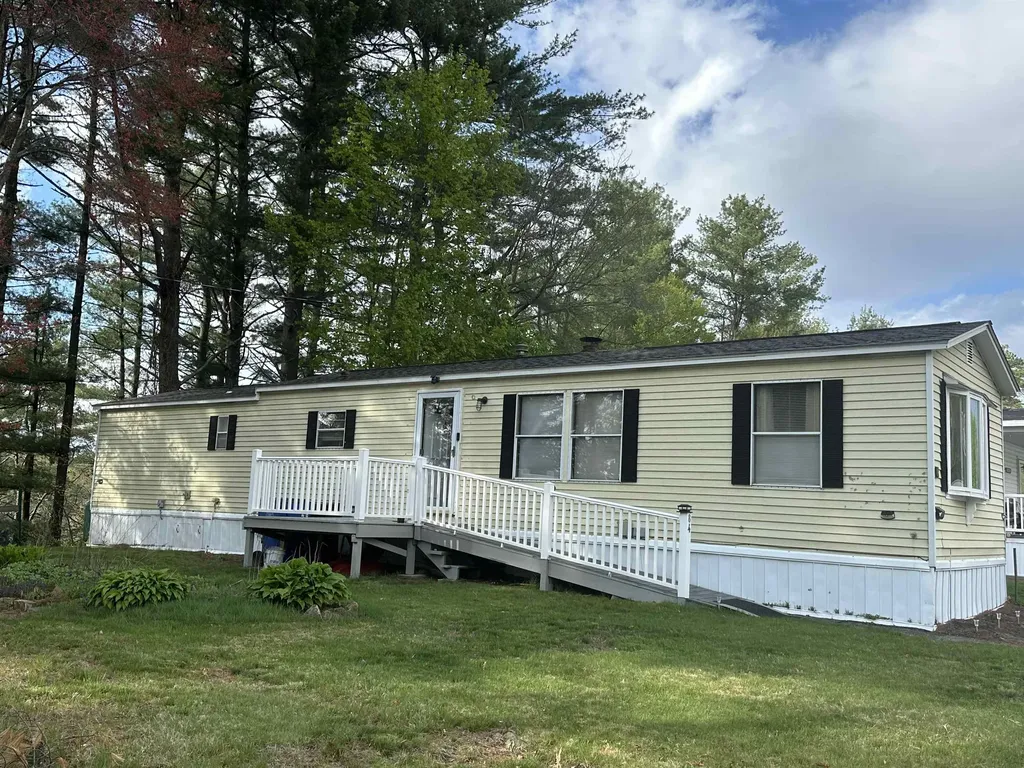 84 Pinyon Place Londonderry NH 03038