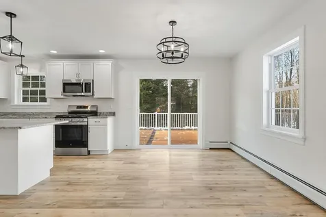 74 Willow Way Georgia VT 05468