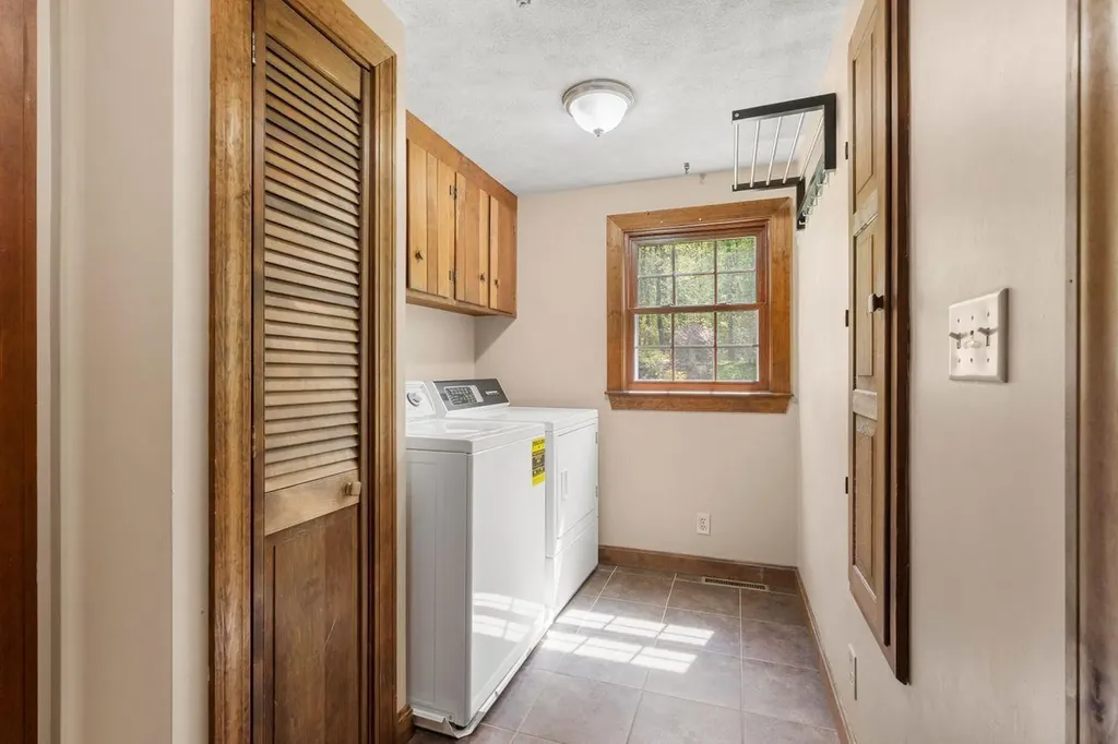 33 Truell Road Hollis NH 03049