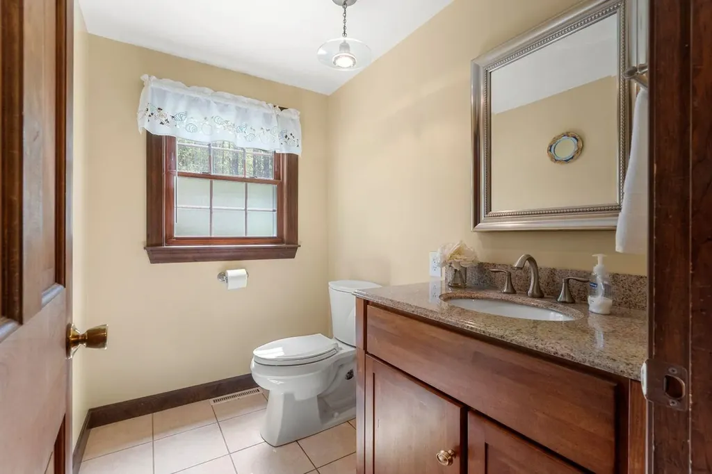 33 Truell Road Hollis NH 03049