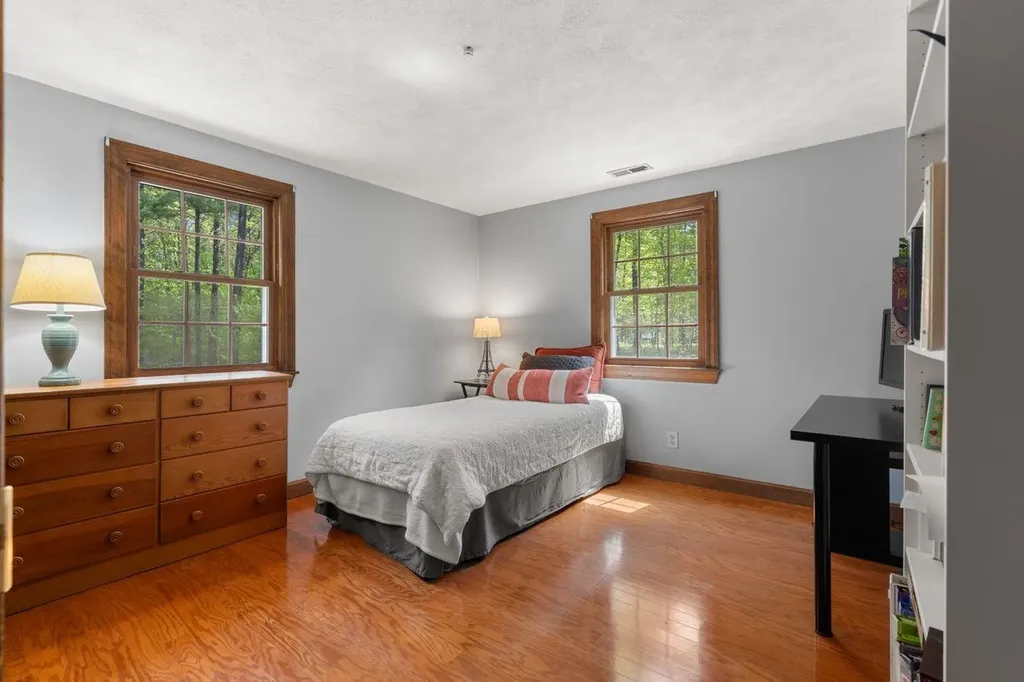 33 Truell Road Hollis NH 03049