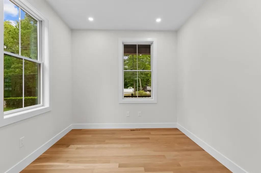 6 Burns Road Pelham NH 03076