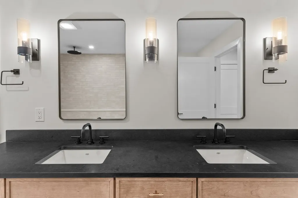 6 Burns Road Pelham NH 03076