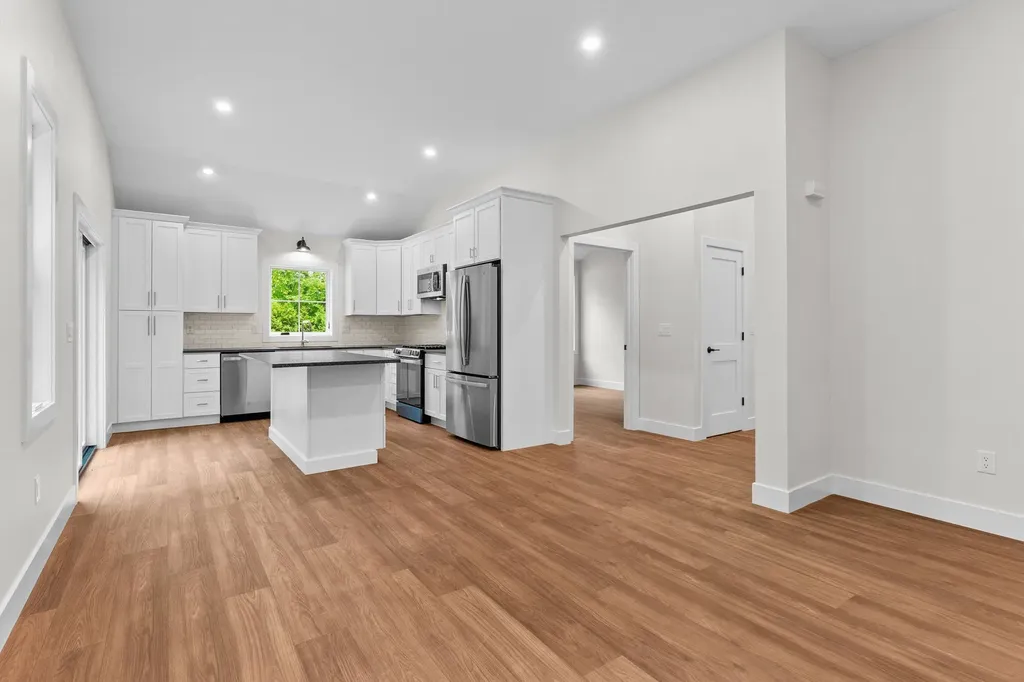 6 Burns Road Pelham NH 03076