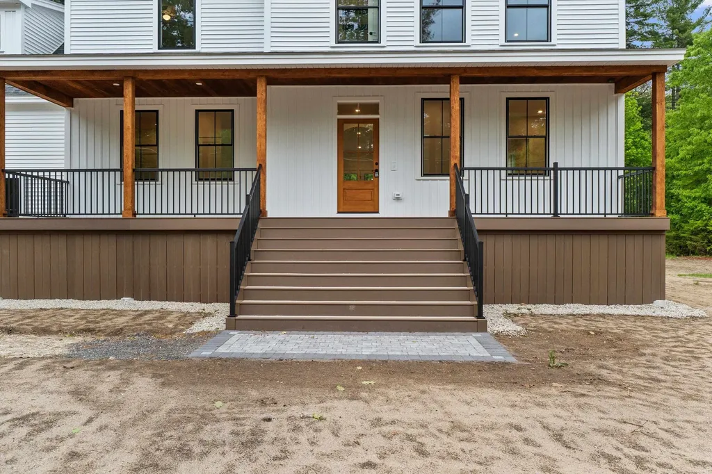 6 Burns Road Pelham NH 03076