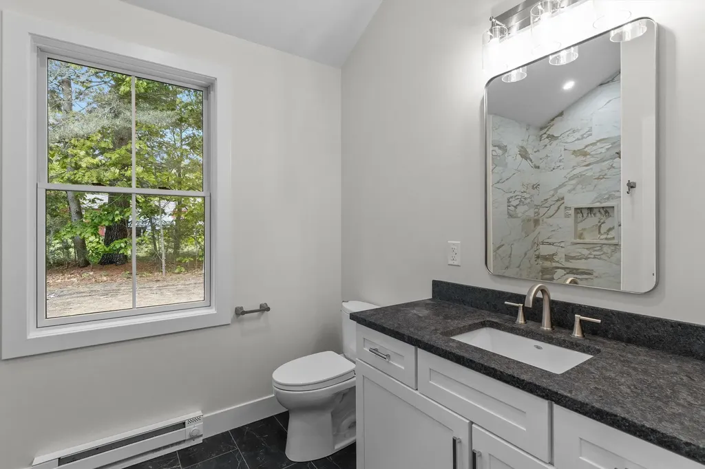 6 Burns Road Pelham NH 03076