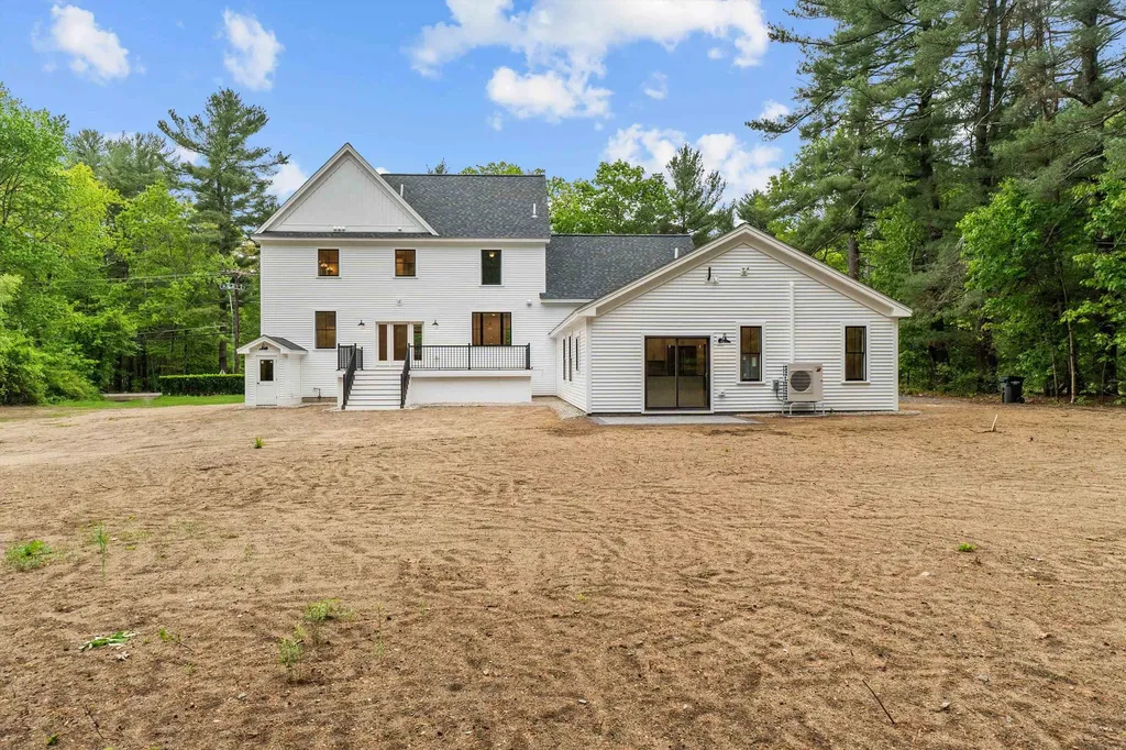 6 Burns Road Pelham NH 03076