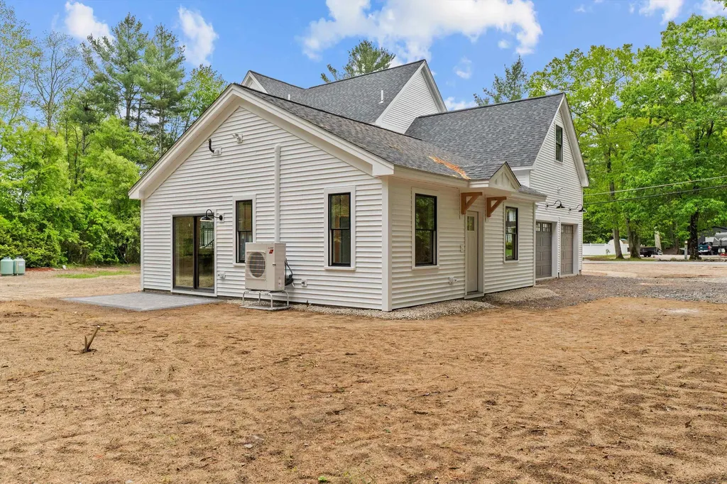 6 Burns Road Pelham NH 03076