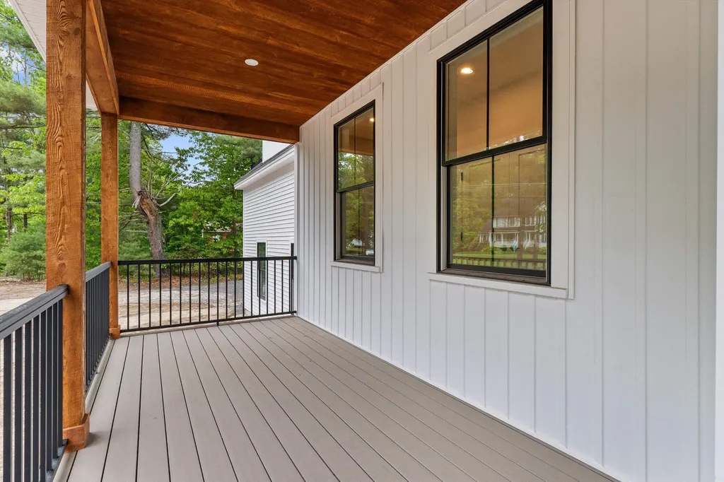 6 Burns Road Pelham NH 03076