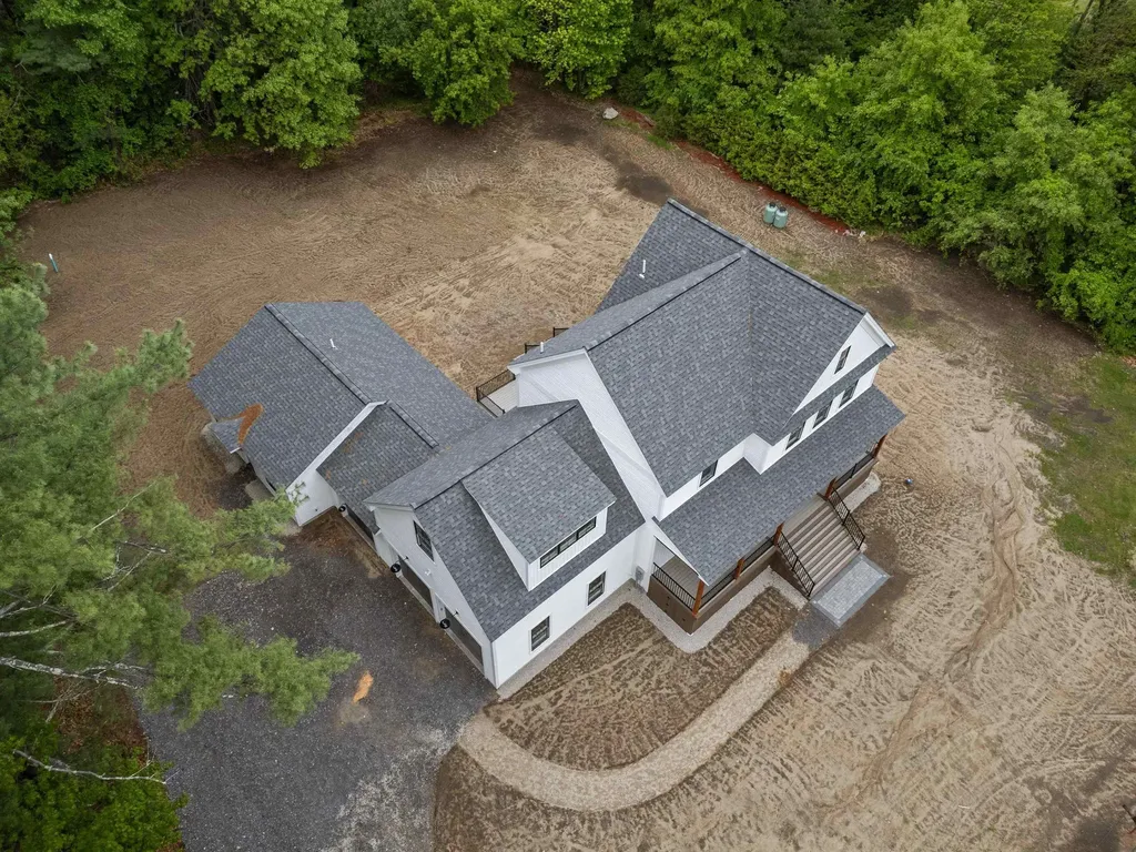 6 Burns Road Pelham NH 03076