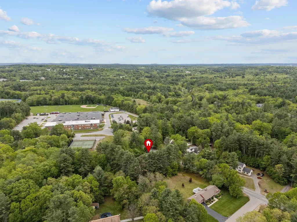 6 Burns Road Pelham NH 03076