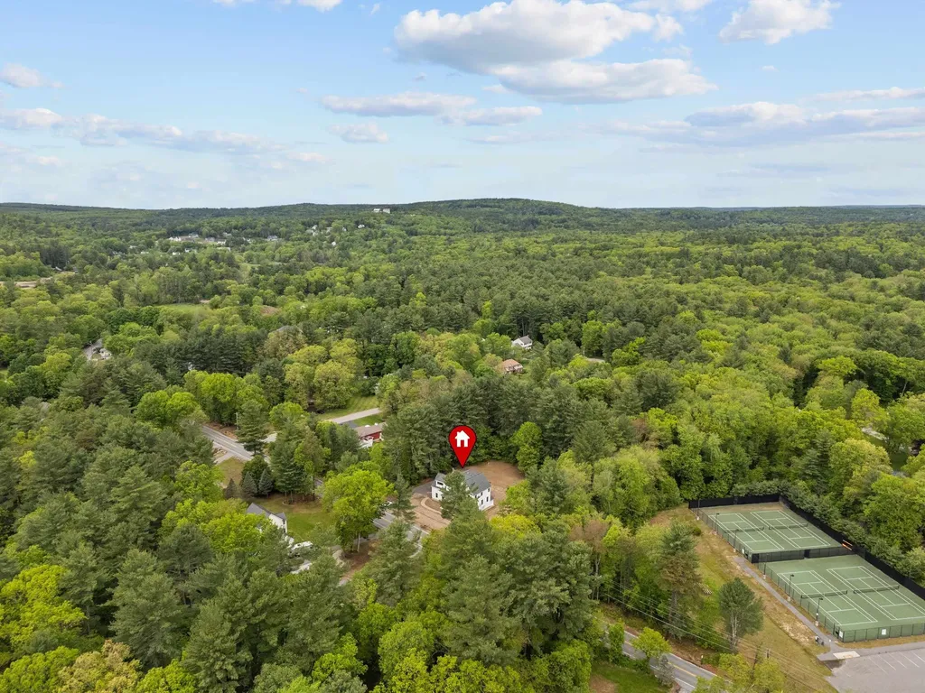 6 Burns Road Pelham NH 03076