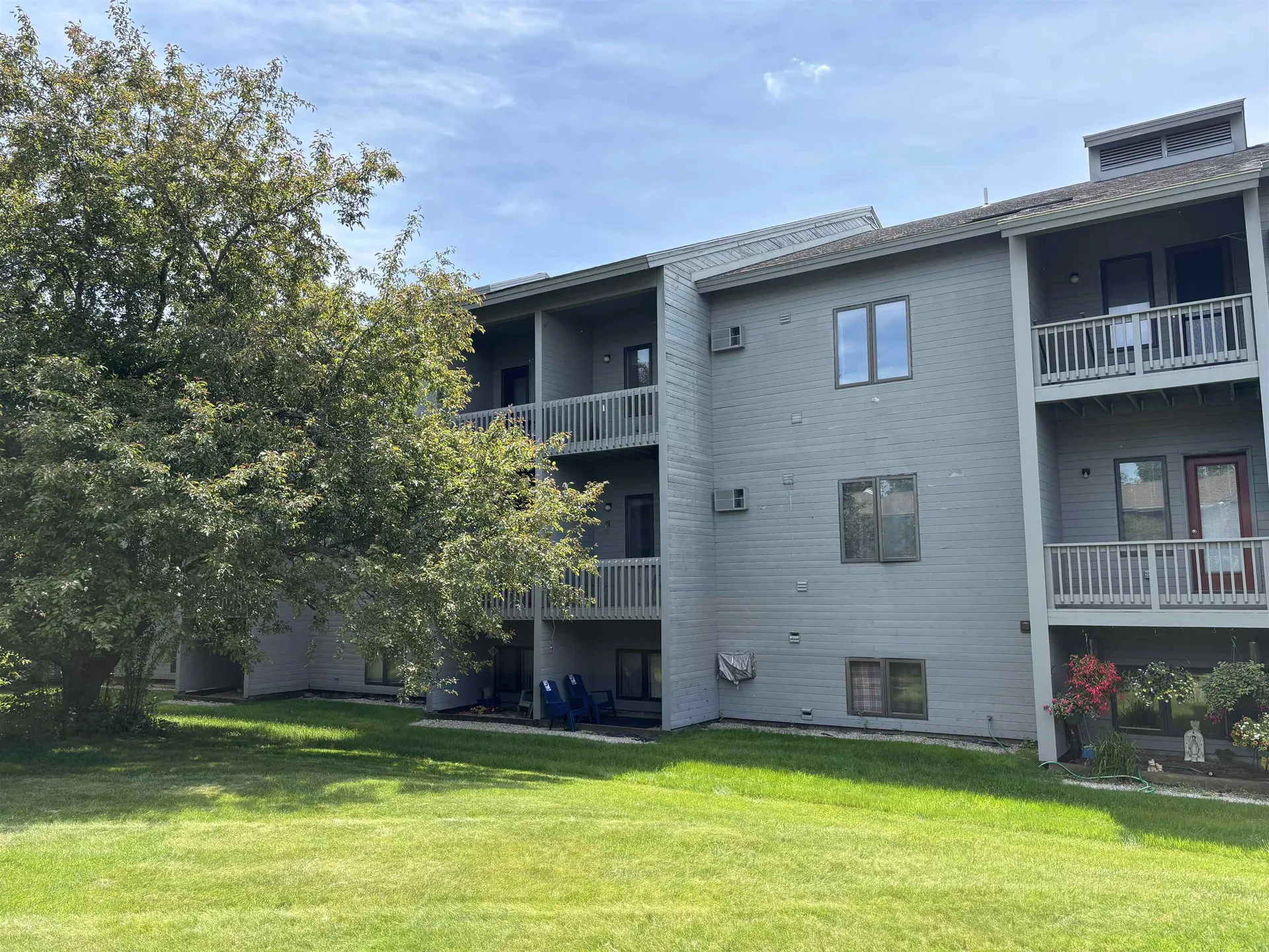 5 Tsienneto Road Derry NH 03038