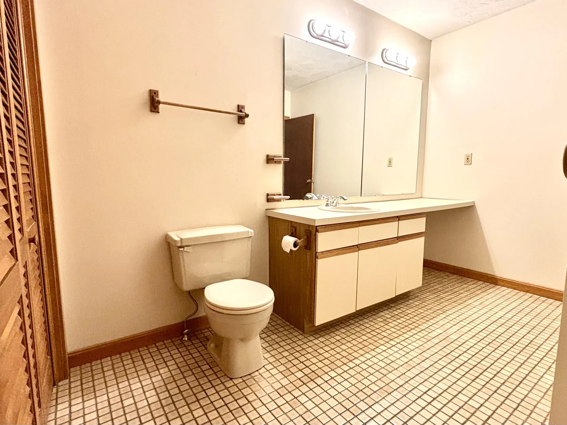 5 Tsienneto Road Derry NH 03038