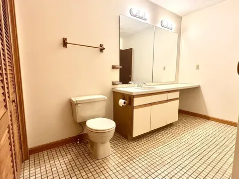 5 Tsienneto Road Derry NH 03038