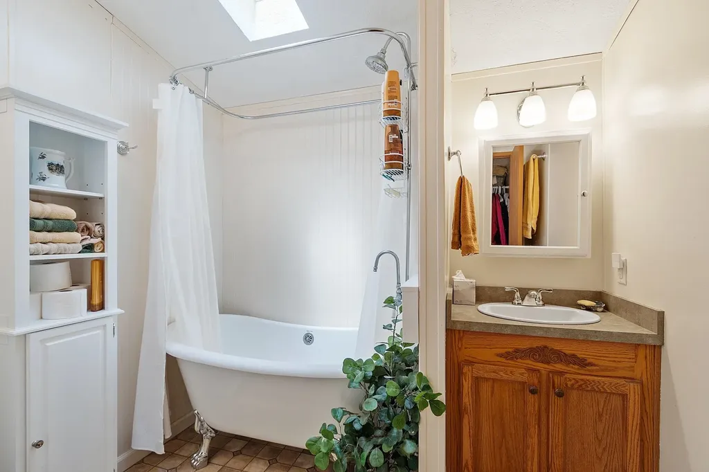 19 Blue Jay Court Keene NH 03431