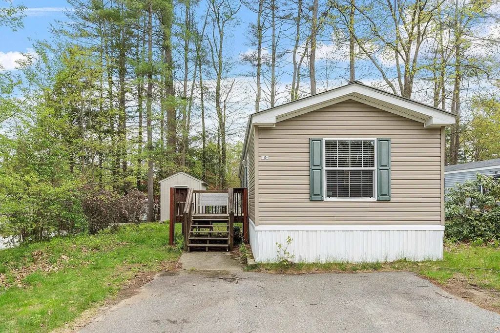 19 Blue Jay Court Keene NH 03431