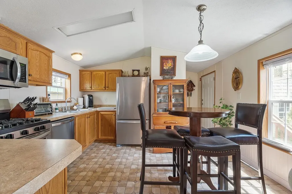 19 Blue Jay Court Keene NH 03431