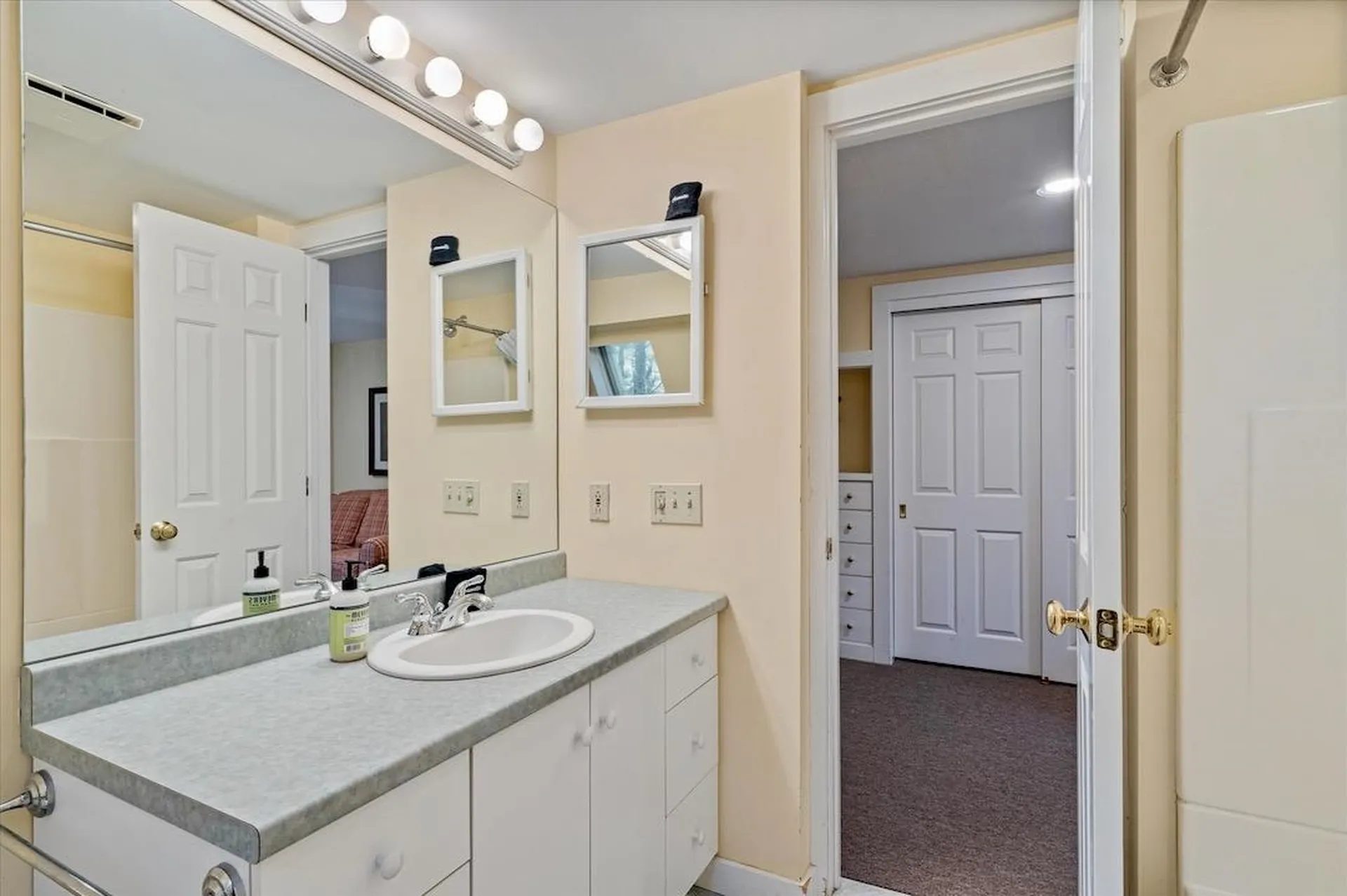 24 Vt Route 11 Landgrove VT 05148