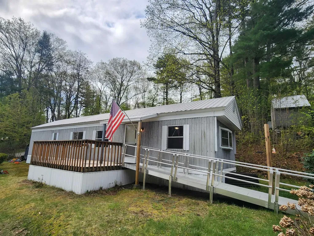 23 Liscomb Circle Gilford NH 03249