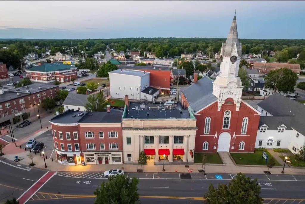 22 South Main Street Rochester NH 03867