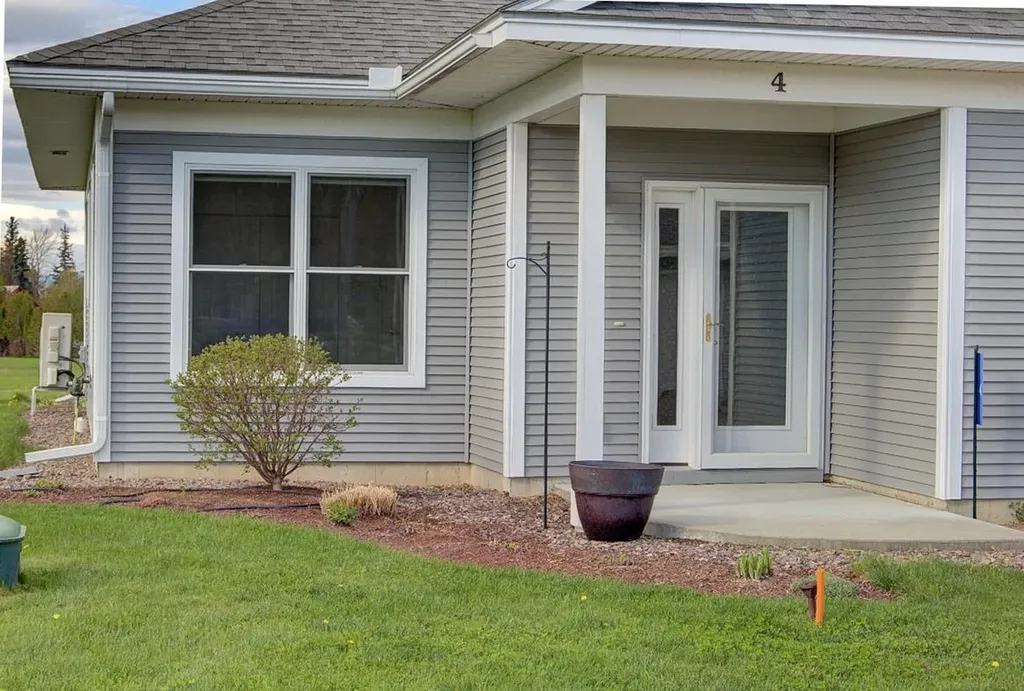 4 Village Court Grand Isle VT 05458