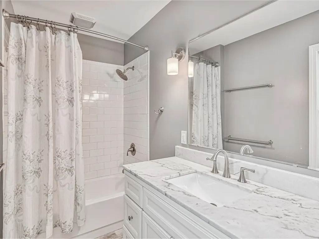 49 Oakland Terrace Burlington VT 05408