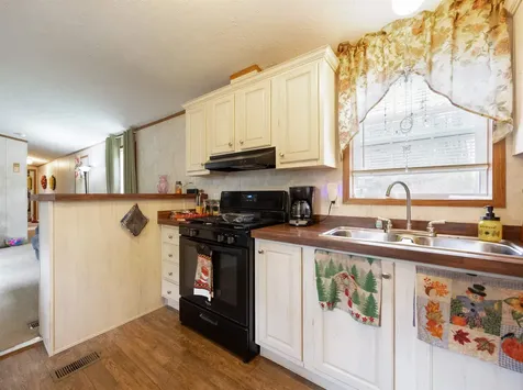 51 Barney Hill Road Grafton NH 03240