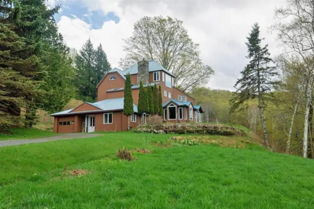 1605 Kingdom Road Vershire VT 05079