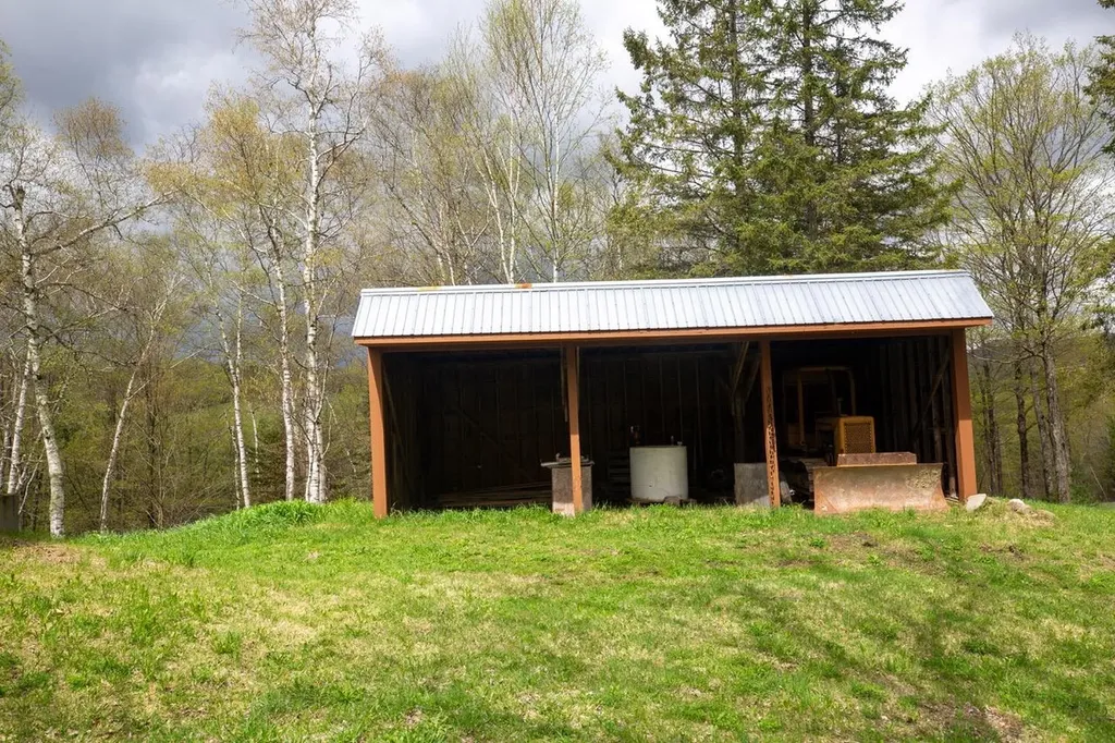 1605 Kingdom Road Vershire VT 05079