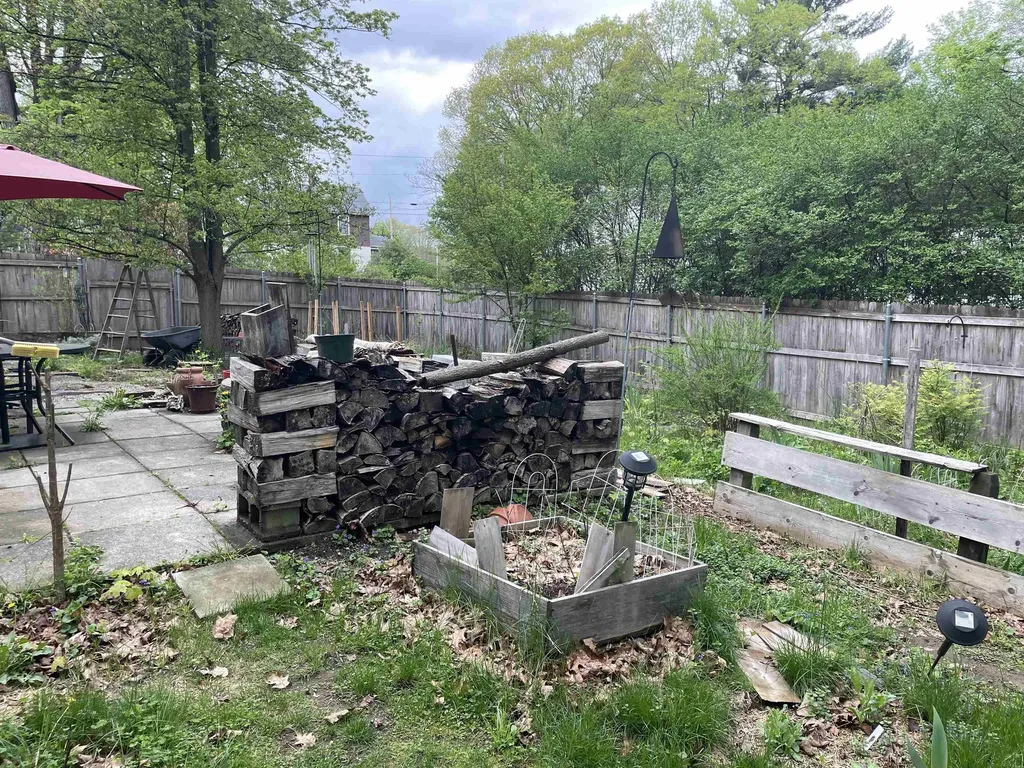 11 Maple Street Brattleboro VT 05350