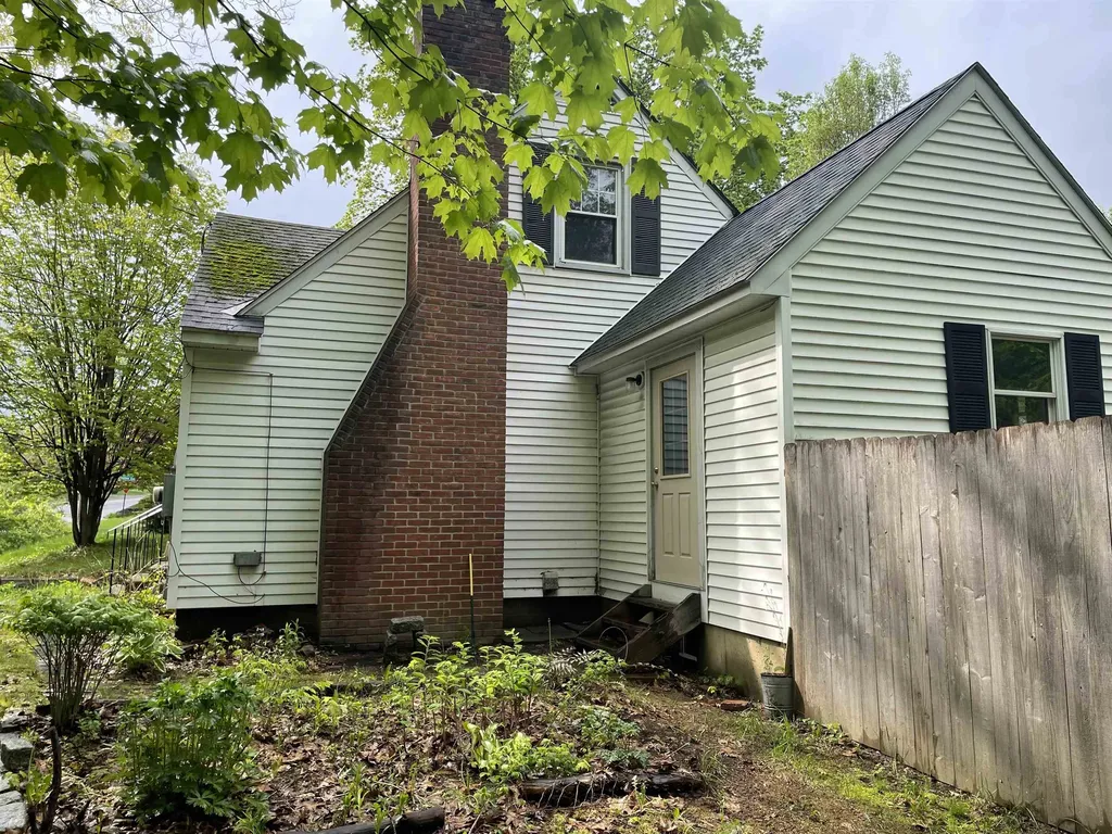 11 Maple Street Brattleboro VT 05350