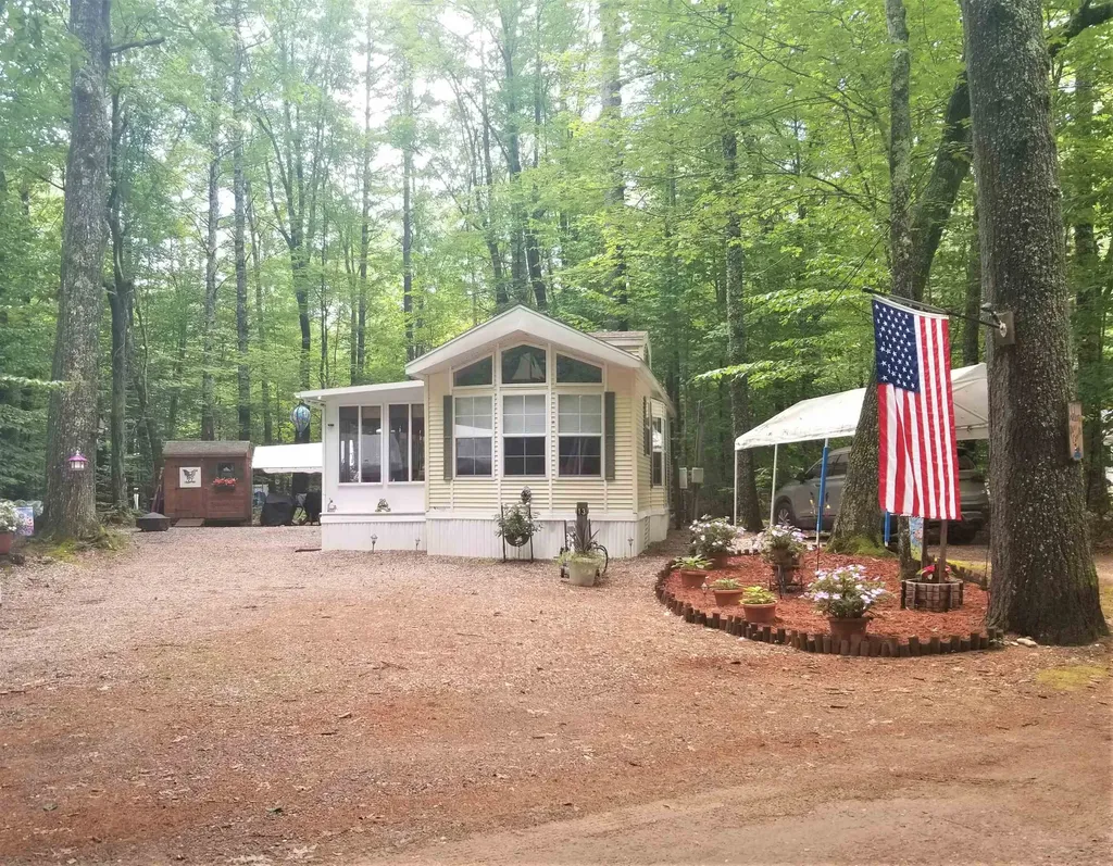 13 Pine Road Wakefield NH 03830
