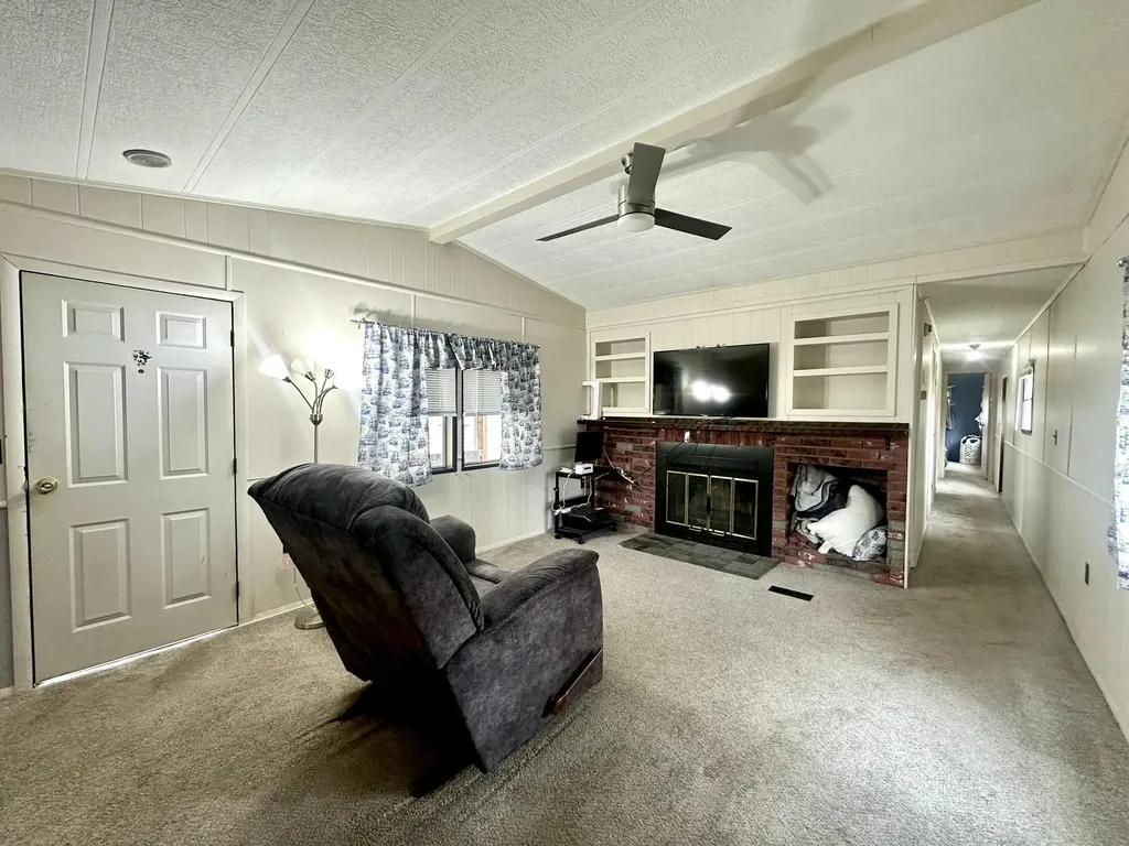 15 Blue Jay Court Keene NH 03431