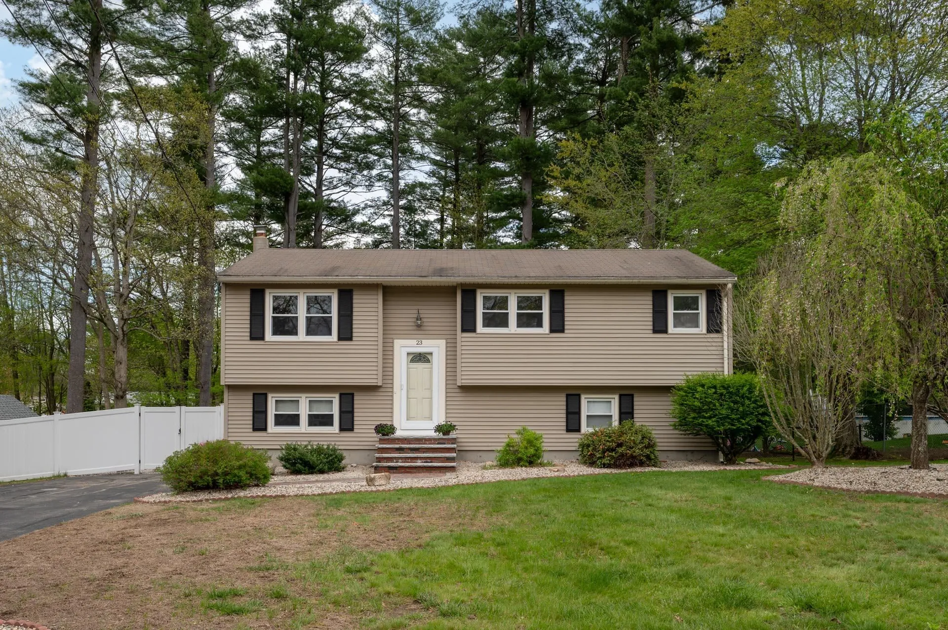 23 Meisner Road Salem NH 03079