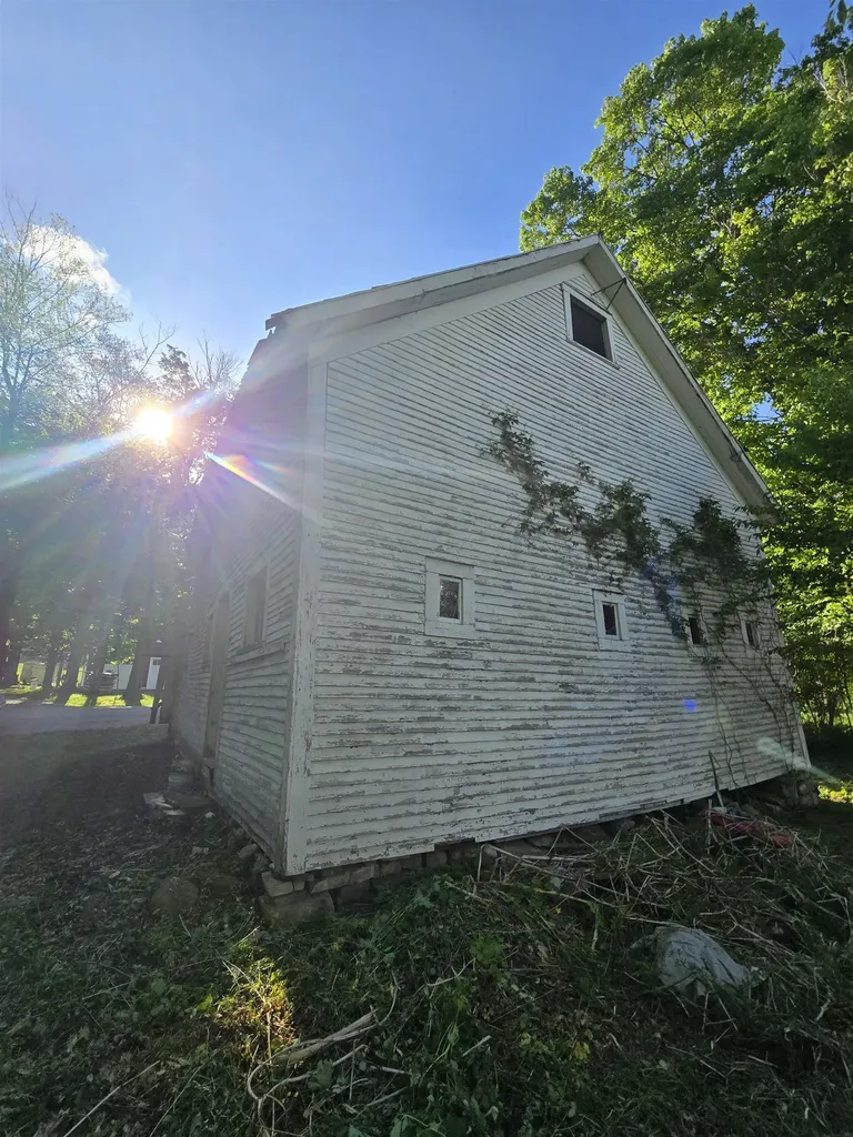 40 Raiches Cross Road Danby VT 05739