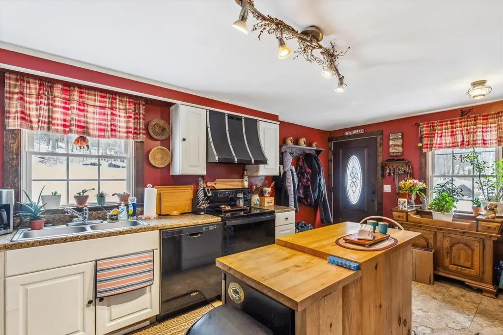 143 Route 12 N Fitzwilliam NH 03447