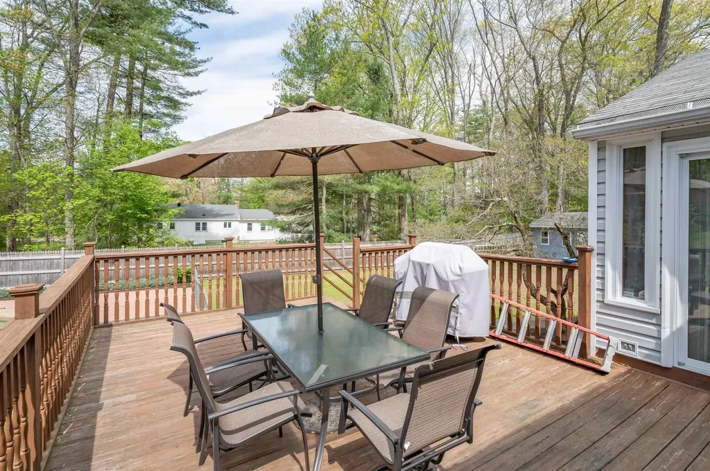 8 Sequoia Lane Plaistow NH 03865