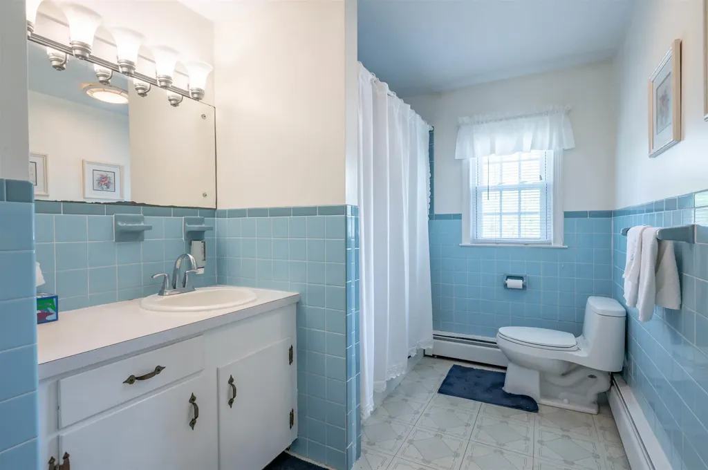 8 Sequoia Lane Plaistow NH 03865