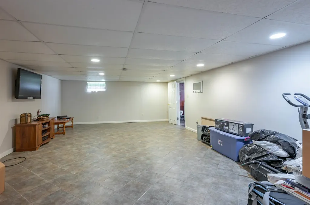 8 Sequoia Lane Plaistow NH 03865