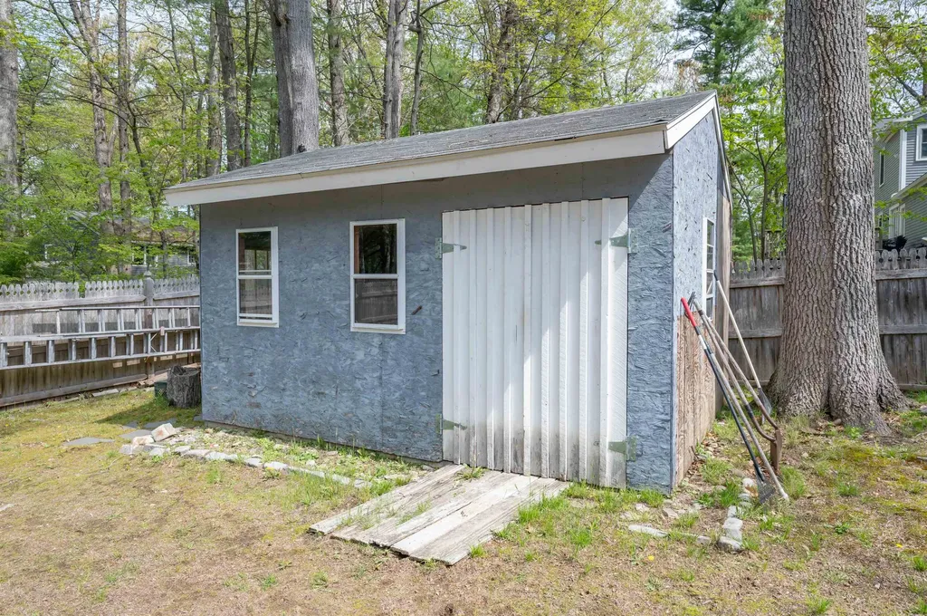 8 Sequoia Lane Plaistow NH 03865