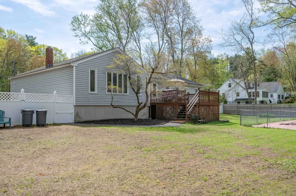 8 Sequoia Lane Plaistow NH 03865