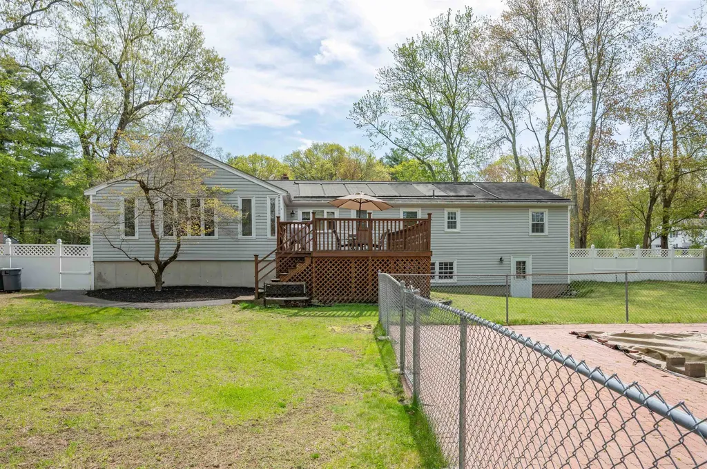8 Sequoia Lane Plaistow NH 03865